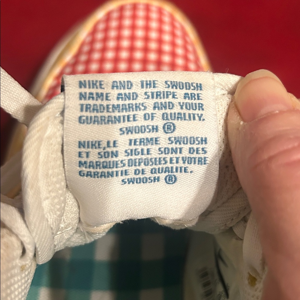 WOMEN'S NIKE Gingham Sneakers 9.5 - Picture 5 of 5